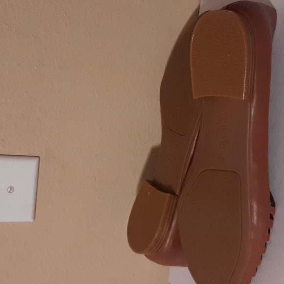 Women NINE WEST Woven Leather Flats - Picture 3 of 5